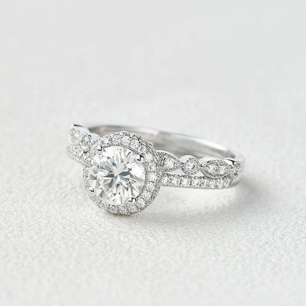 Round Cut Vintage Halo Colorless Moissanite Wedding Ring Set