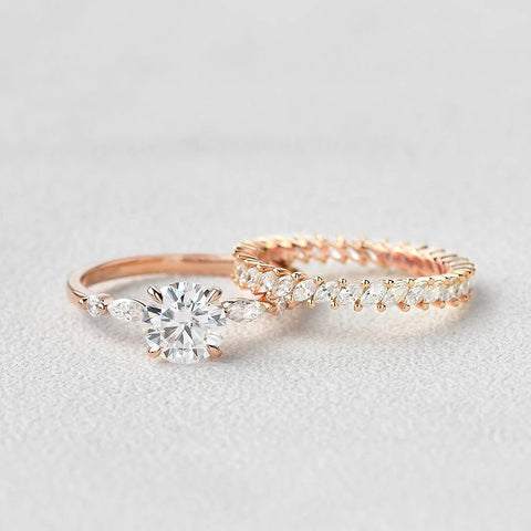 Round Cut Five Stone VVS1 Moissanite Bridal Set For Women