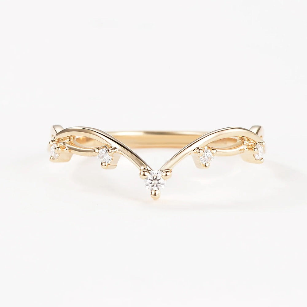Round Cut Twisted VVS1 Moissanite Valentine Day Gift For Her