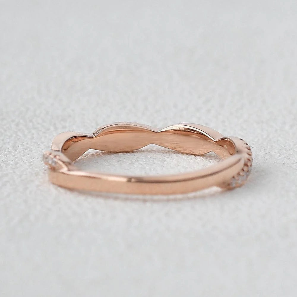 Round Cut Twisted D Color Moissanite Band Birthday Gift For Women