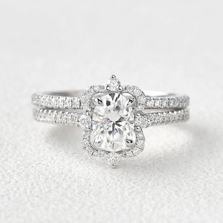 Oval Cut Vintage Halo D Color Moissanite Bridal Ring Set
