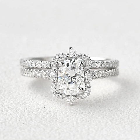 Oval Cut Vintage Halo D Color Moissanite Bridal Ring Set