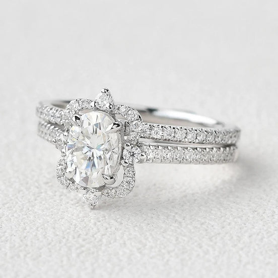 Oval Cut Vintage Halo D Color Moissanite Bridal Ring Set