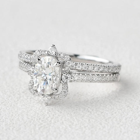 Oval Cut Vintage Halo D Color Moissanite Bridal Ring Set