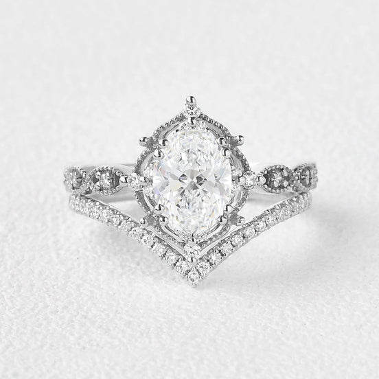 Oval Cut VVS1 Moissnaite Filigree Bridal Ring Set