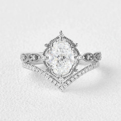 Oval Cut VVS1 Moissnaite Filigree Bridal Ring Set