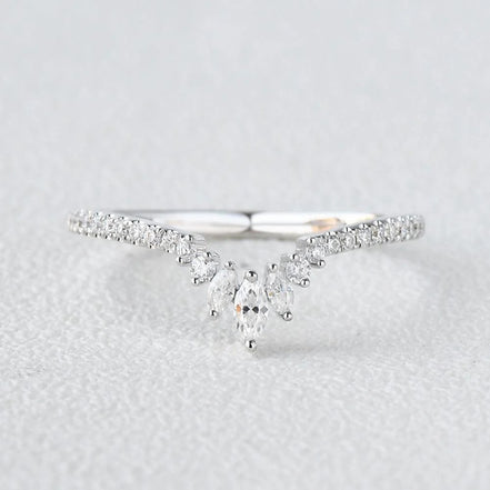 D Color Moissanite Round Cut Wedding Proposal Band For Her