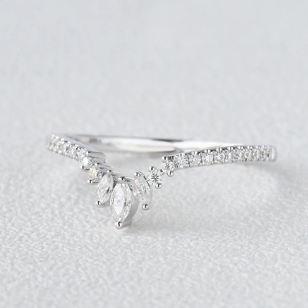 D Color Moissanite Round Cut Wedding Proposal Band For Her