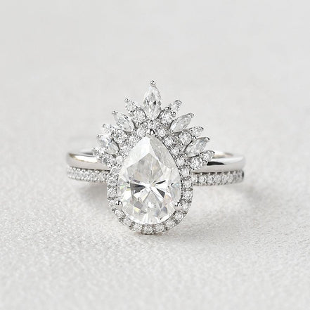 Pear Cut Halo Moissanite VVS1 Clarity Bridal Ring Set For Women