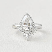 Pear Cut Halo Moissanite VVS1 Clarity Bridal Ring Set For Women