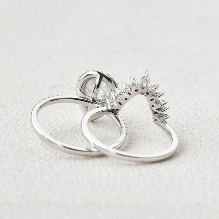 Pear Cut Halo Moissanite VVS1 Clarity Bridal Ring Set For Women