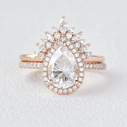 Pear Cut Halo Moissanite VVS1 Clarity Bridal Ring Set For Women
