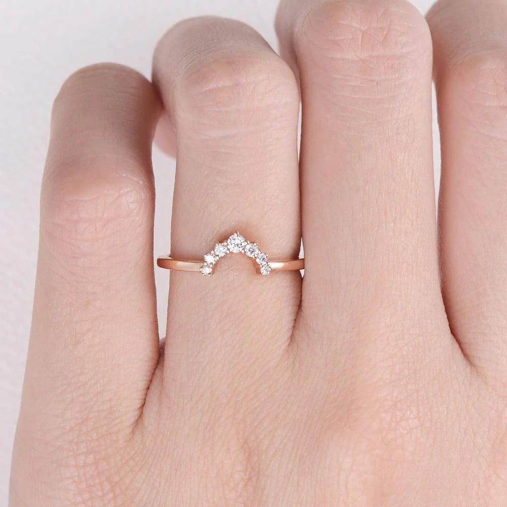 Moissanite Diamond Round Cut Curved Band