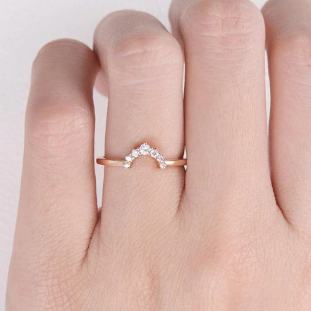Moissanite Diamond Round Cut Curved Band