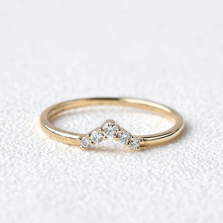Moissanite Round Cut Chevron Shape Anniversary Gift For Her
