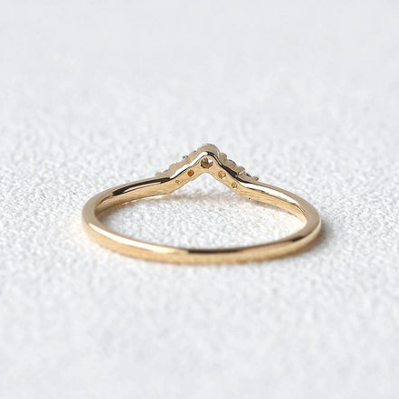 Moissanite Round Cut Chevron Shape Anniversary Gift For Her