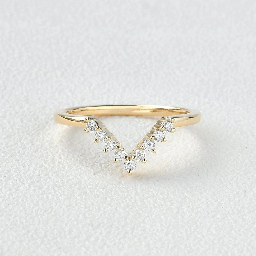 Chevron Style D Color Moissanite Round Cut Band For Women