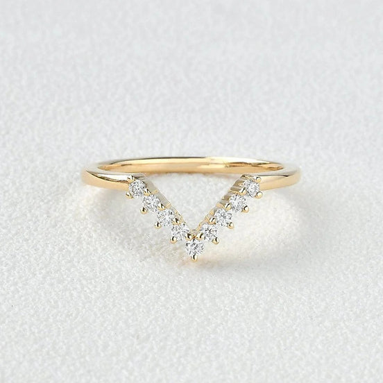 Chevron Style D Color Moissanite Round Cut Band For Women