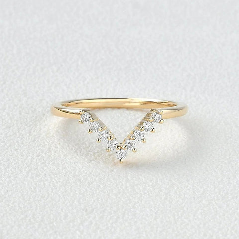 Chevron Style D Color Moissanite Round Cut Band For Women