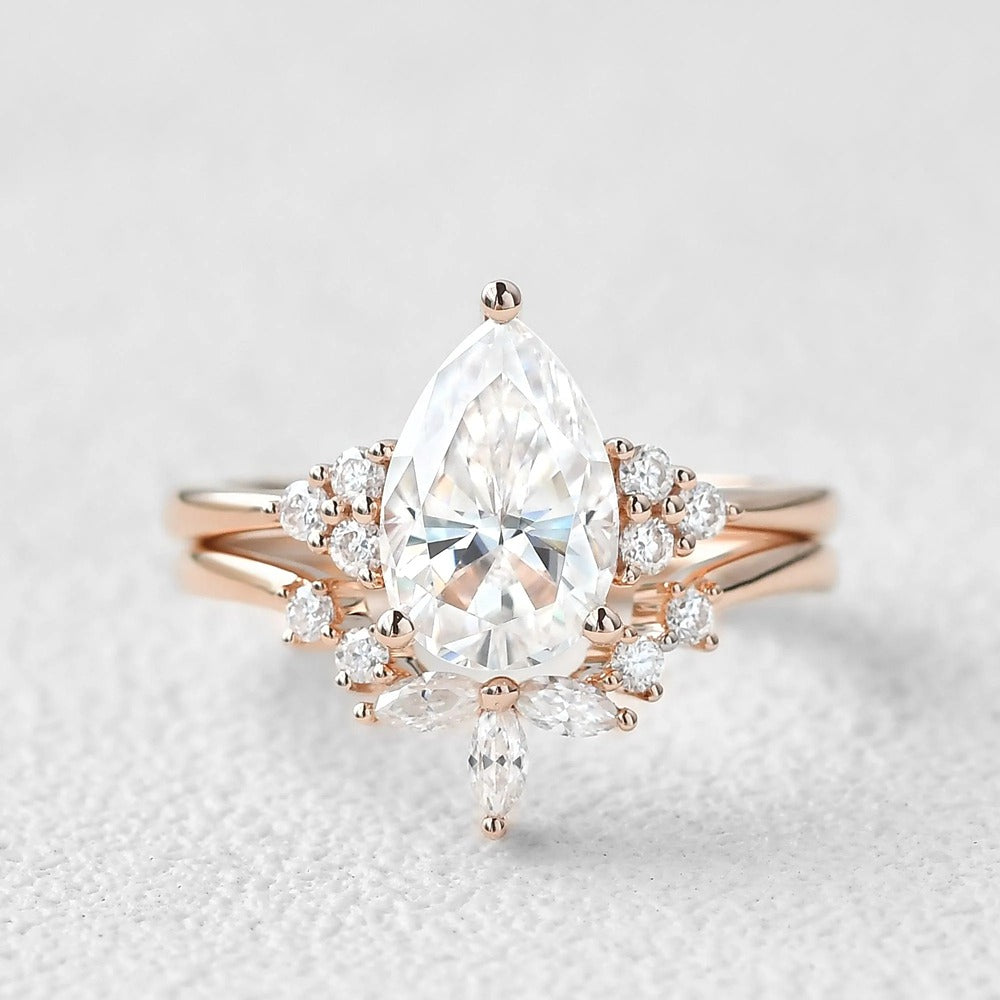 Pear Cut Side Accent Moissanite Wedding Ring Set For Women