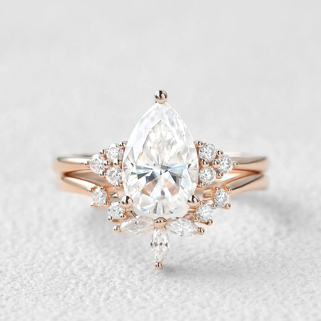Pear Cut Side Accent Moissanite Wedding Ring Set For Women