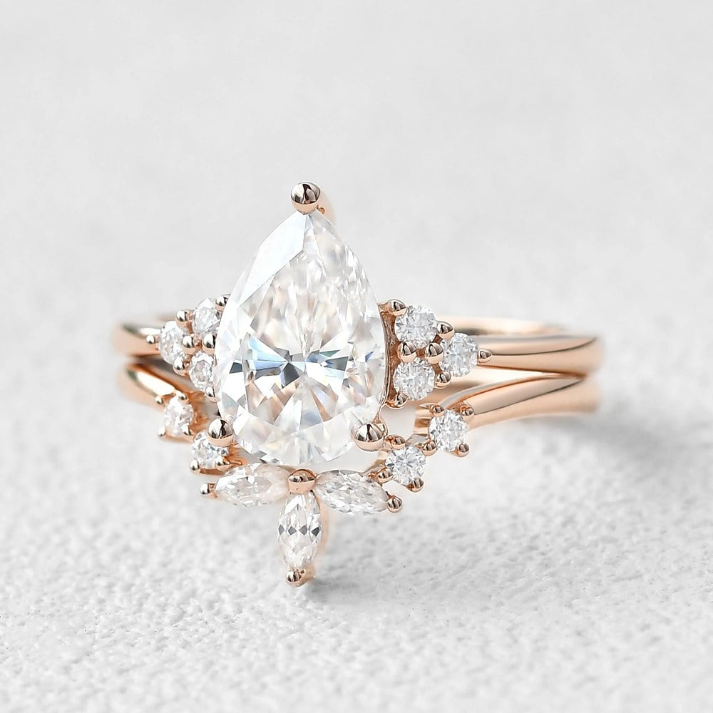 Pear Cut Side Accent Moissanite Wedding Ring Set For Women