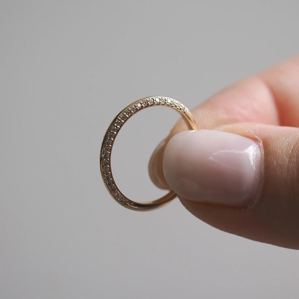 Knife Shank Moissanite Round Cut Unique Style Band