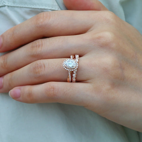 Colorless Moissanite Twisted Oval Cut Bridal Ring Set