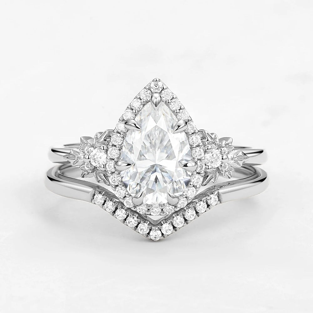 Vintage Halo Pear Cut Moissanite Bridal Set For Women