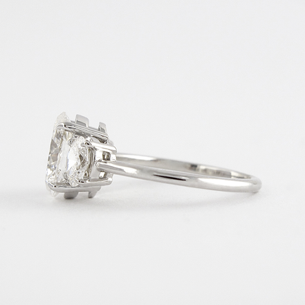 Oval Cut Moissanite Three Stone Wedding Proposal Ring