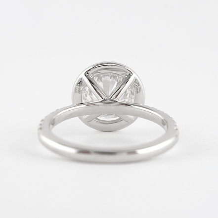 White Gold Round Cut Moissanite Halo Engagement Ring