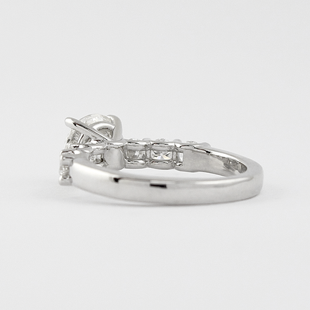 Moissnaite Round Cut Seven Stone Engagement Ring