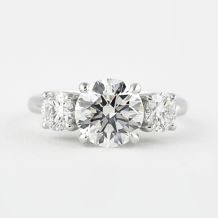 VVS1 Moissnaite Round Cut Three Stone Diamond Ring
