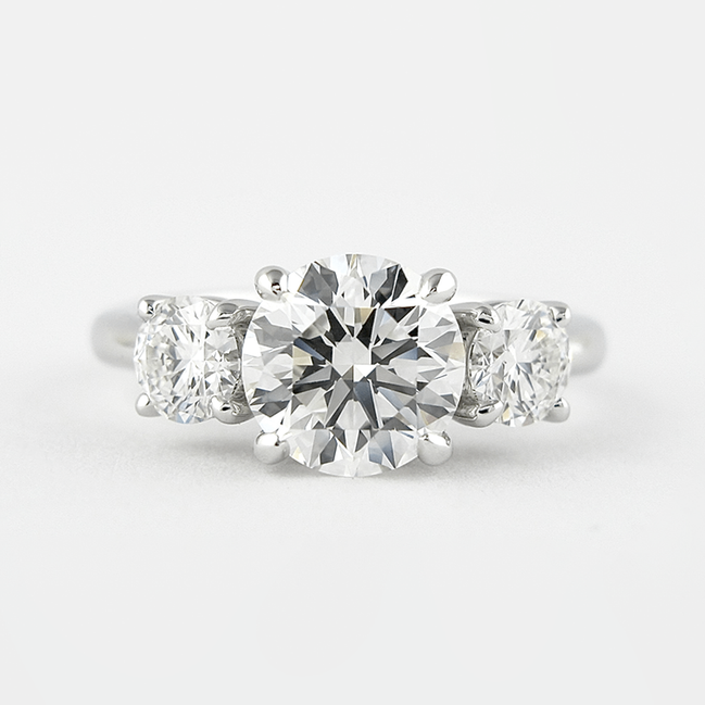 VVS1 Moissnaite Round Cut Three Stone Diamond Ring