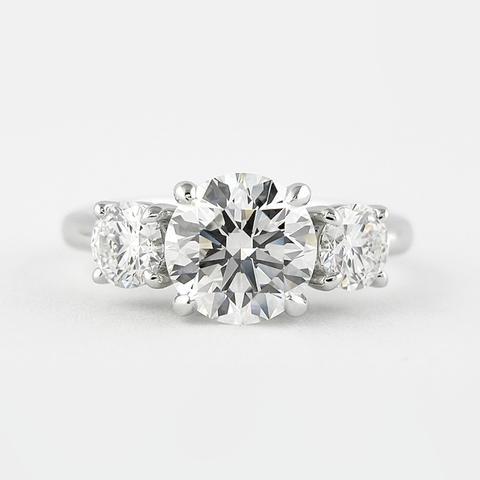VVS1 Moissnaite Round Cut Three Stone Diamond Ring