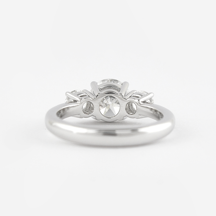 VVS1 Moissnaite Round Cut Three Stone Diamond Ring