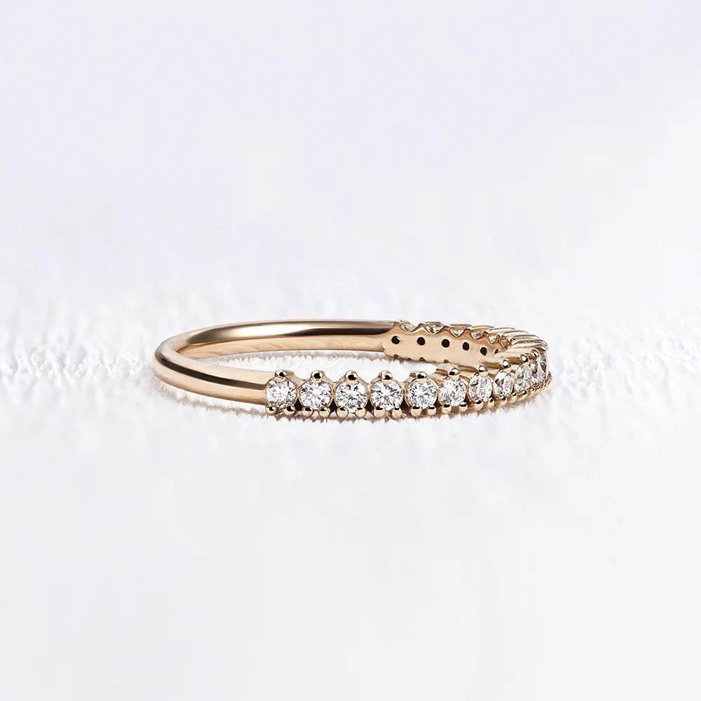 VVS1 Moissanite Diamond Round Cut Wedding Band For Women