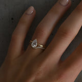 Curved Style VVS1 Moissnaite Round Cut Wedding Band