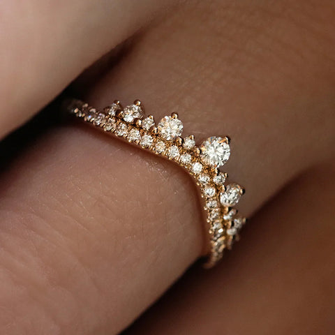 Round Cut Curved Style Unique Moissanite Wedding Band