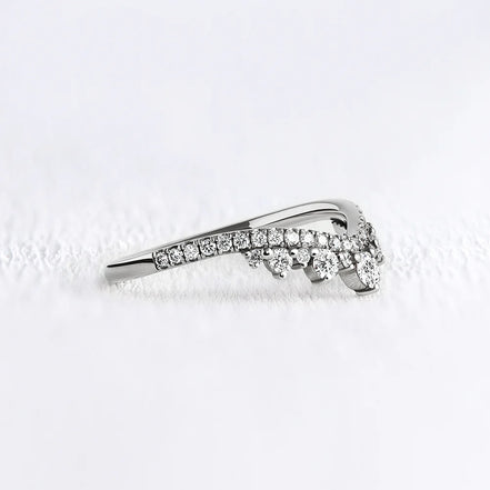 Round Cut Curved Style Unique Moissanite Wedding Band