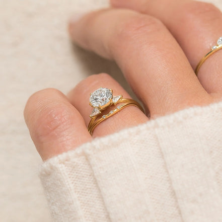 VVS1 Three Stone Round Cut Moissanite Promise Ring