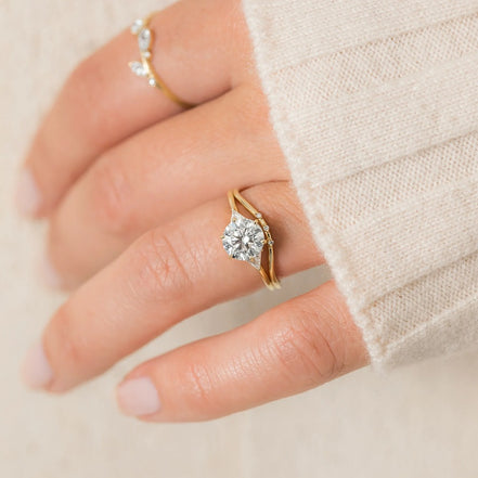 VVS1 Three Stone Round Cut Moissanite Promise Ring