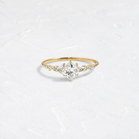 Unique Style Princess Cut Colorless Moissanite Wedding Ring
