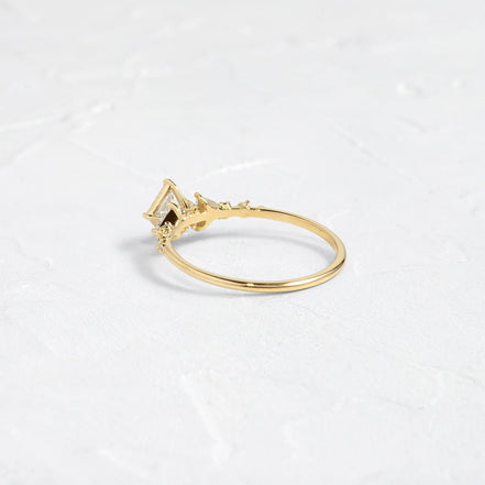 Unique Style Princess Cut Colorless Moissanite Wedding Ring