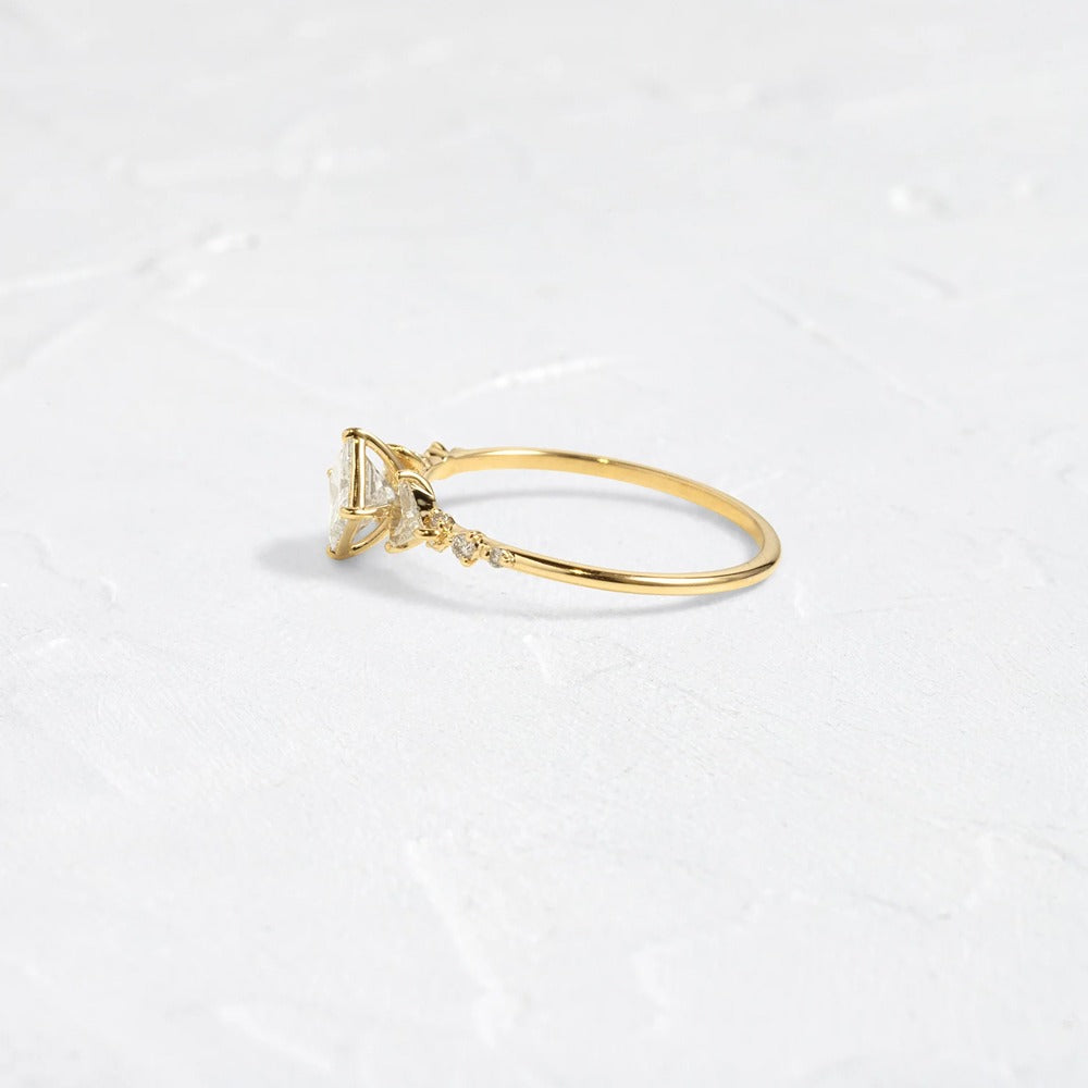 Unique Style Princess Cut Colorless Moissanite Wedding Ring