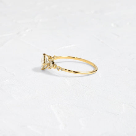 Unique Style Princess Cut Colorless Moissanite Wedding Ring