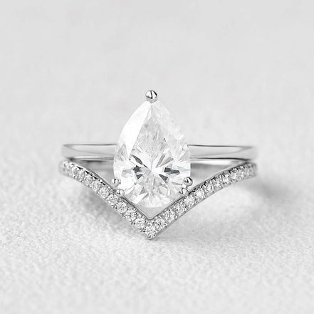 Pear Cut Solitaire VVS1 Moissanite Wedding Ring Set