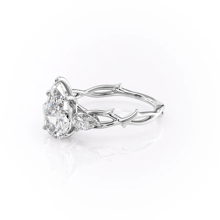 Vintage Style Pear Cut Moissanite Engagement Ring