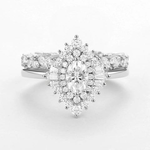Oval Cut Vintage Halo Moissanite Wedding Ring Set For Her