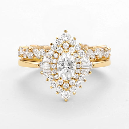 Oval Cut Vintage Halo Moissanite Wedding Ring Set For Her